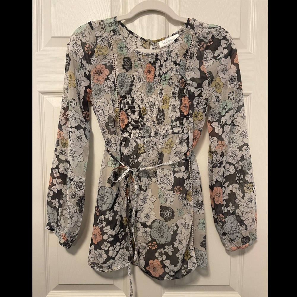 MATERNITY ALERT! 💗💙 motherhood maternity floral blouse